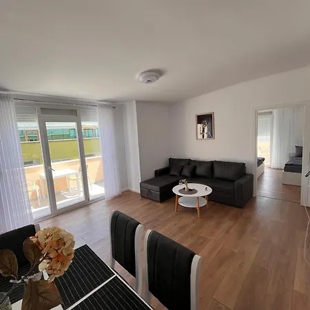 Luxury On The 10th Floor With Two Balconies Appartamento Durrës