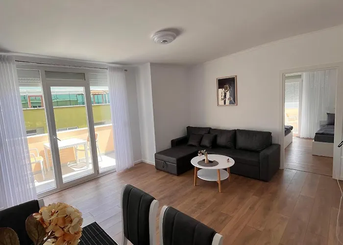 Luxury On The 10th Floor With Two Balconies Appartement Durrës